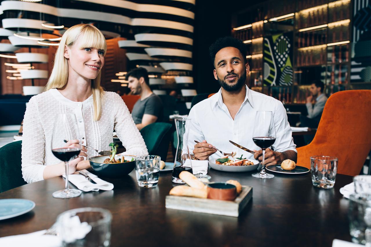 Hotel Pullman Berlin Schweizerhof Esterno foto John Legend and his wife Chrissy Teigen at their restaurant, L.A. LIVE