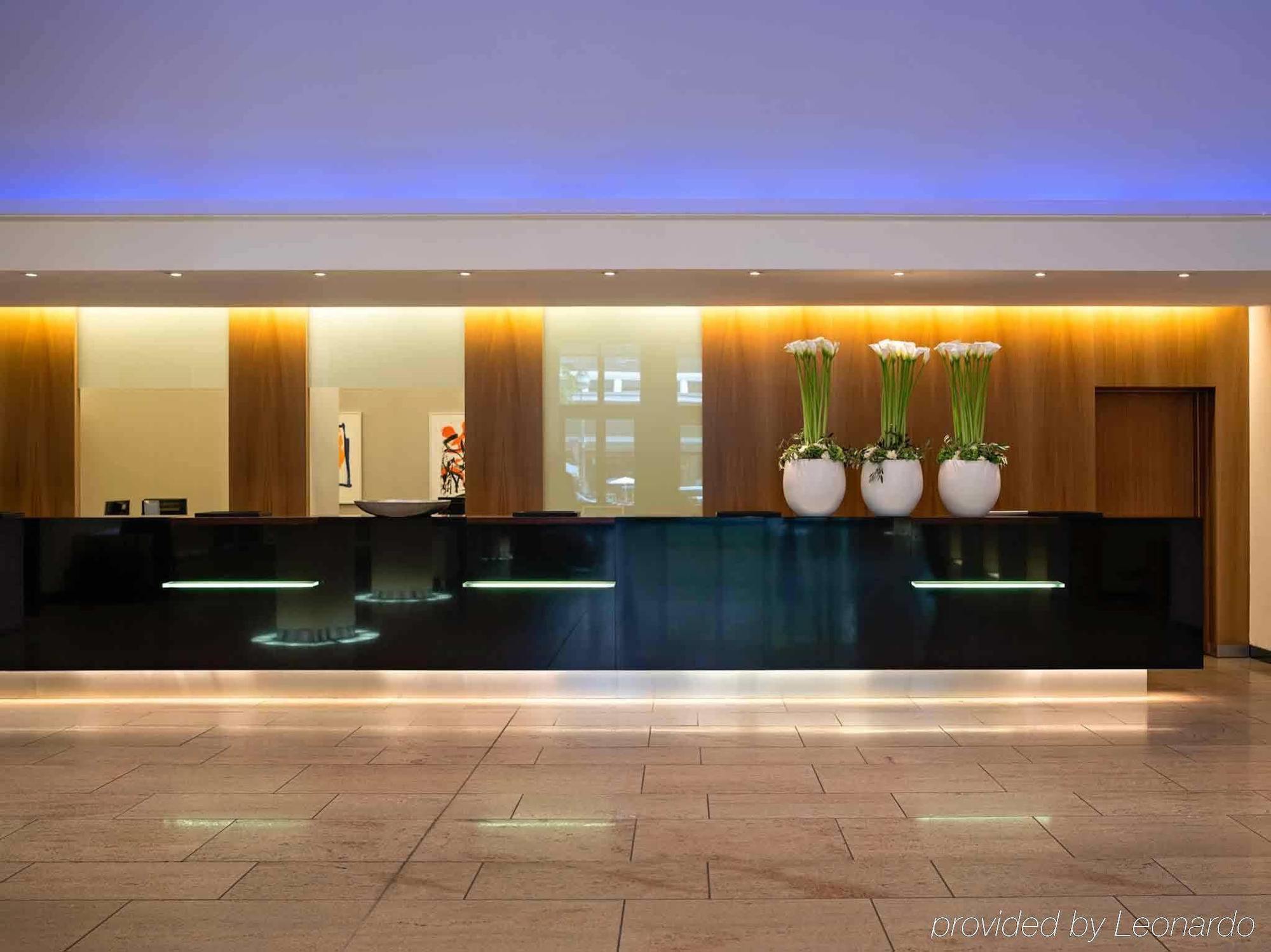 Hotel Pullman Berlin Schweizerhof Esterno foto The lobby of the hotel