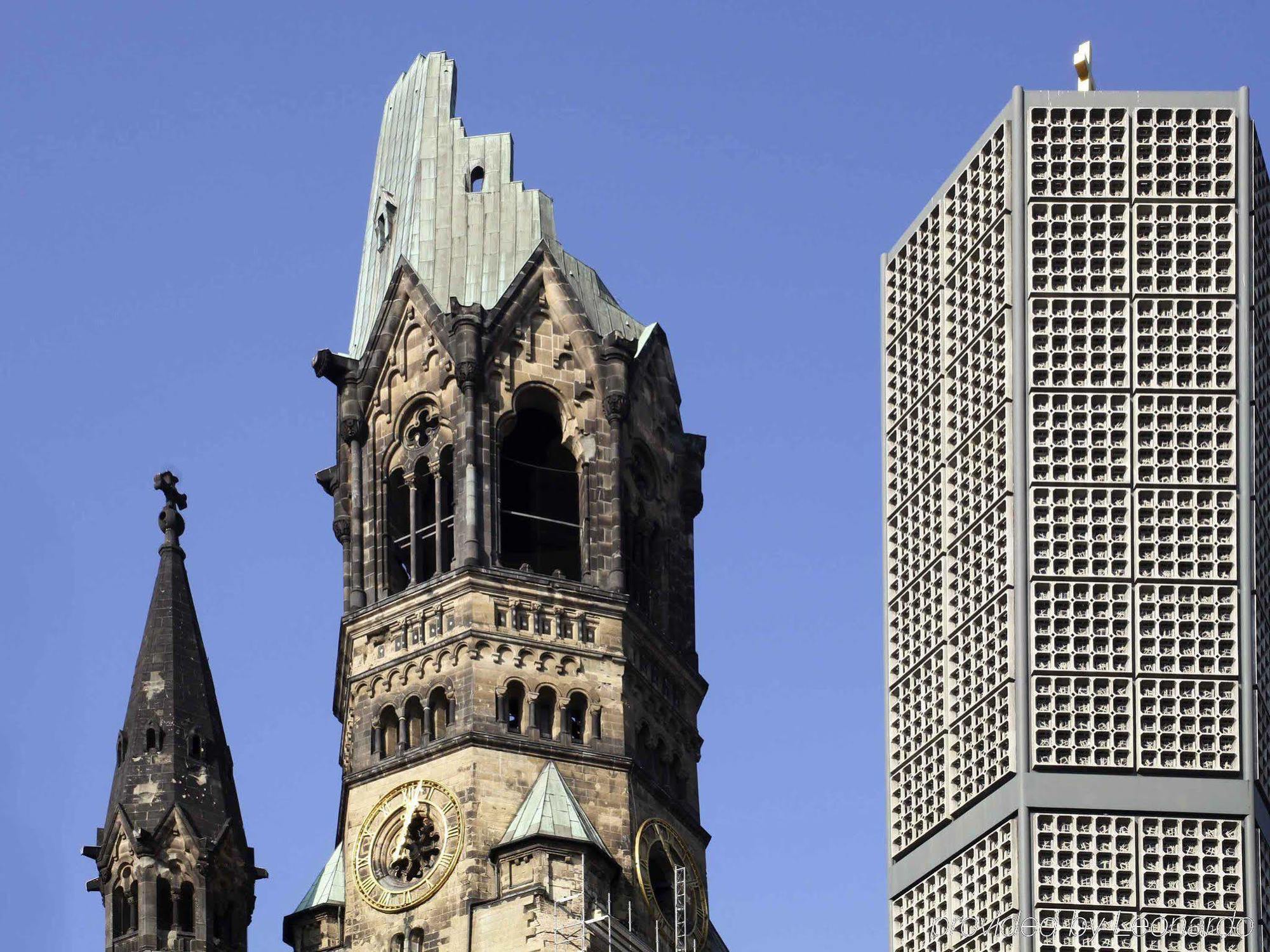 Hotel Pullman Berlin Schweizerhof Esterno foto The Kaiser-Wilhelm-Gedächtniskirche in Berlin